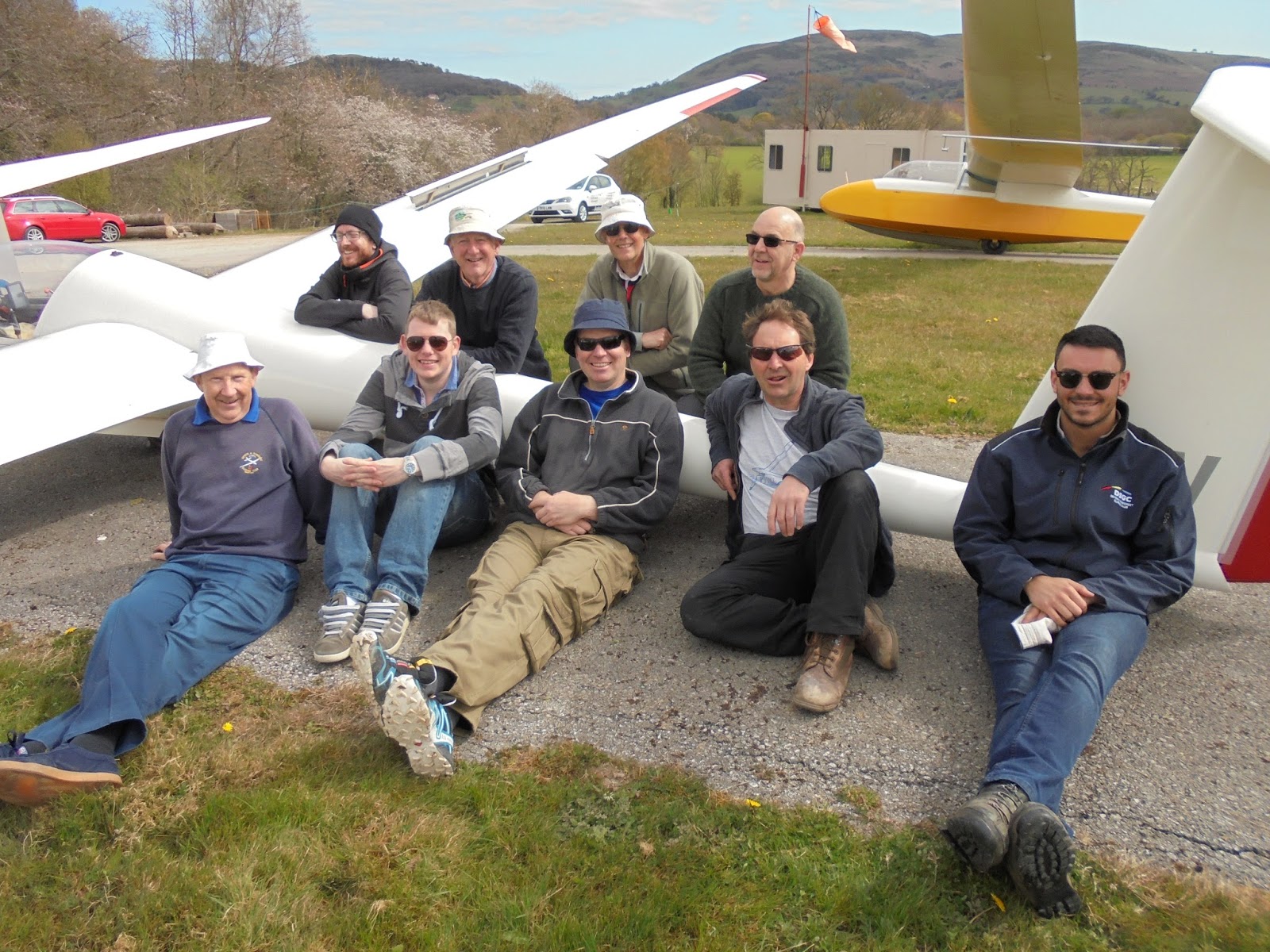 Devon & Somerset Gliding Club News Saturday 23rd April Denbigh Exped