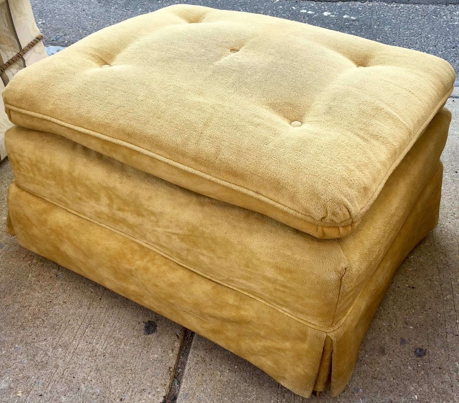 Uhuru Furniture & Collectibles Mustard Tufted Ottoman 20 SOLD