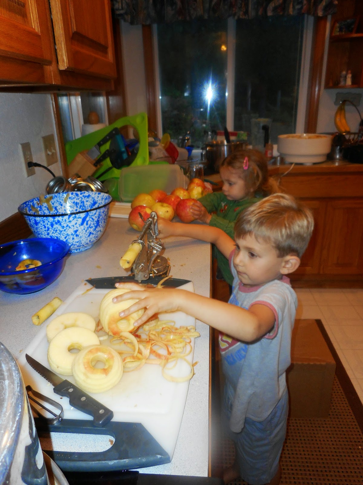 Big Sky Brewers Helping Make Applesauce