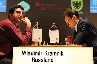 Echecs à Dortmund - ronde 7 : Vladimir Kramnik (2801) 1/2 Peter Leko (2720) en 136 coups ! Photo © Georgios Souleidis