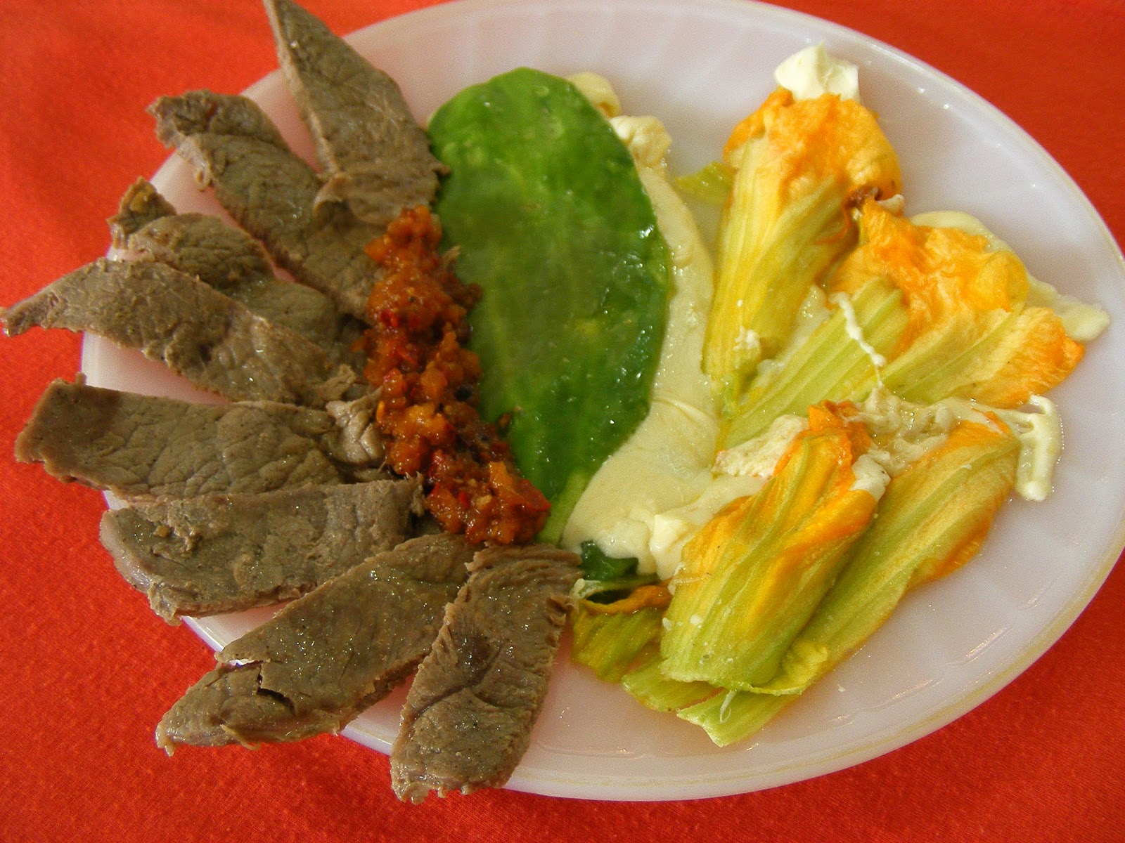 FAJITAS DE RES CON NOPALES Y FLOR DE CALABAZA GRATINADOS!