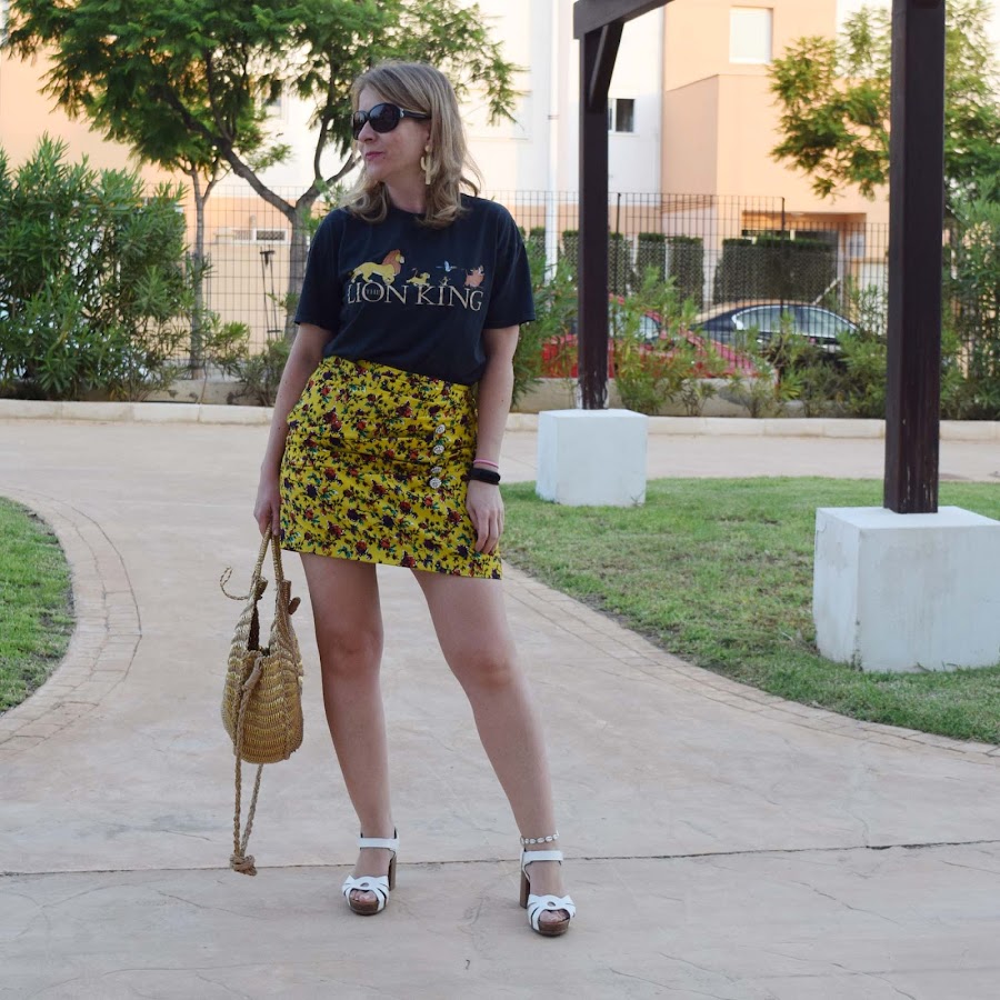 Mini_skirt_Tshirt_Lion_king