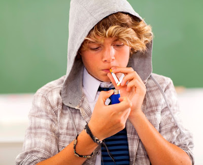 @InstaMag - If you find your teenage son indulging in alcohol or drugs, do not just blame his peers. why-teenagers-indulge-in-risk-taking-behaviour