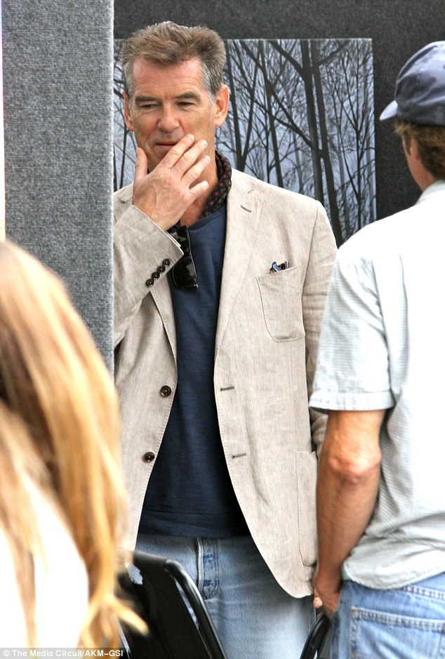 PIERCE BRENDAN BROSNAN ¿ PIERCE EN CALIFORNIA DE NUEVO? (