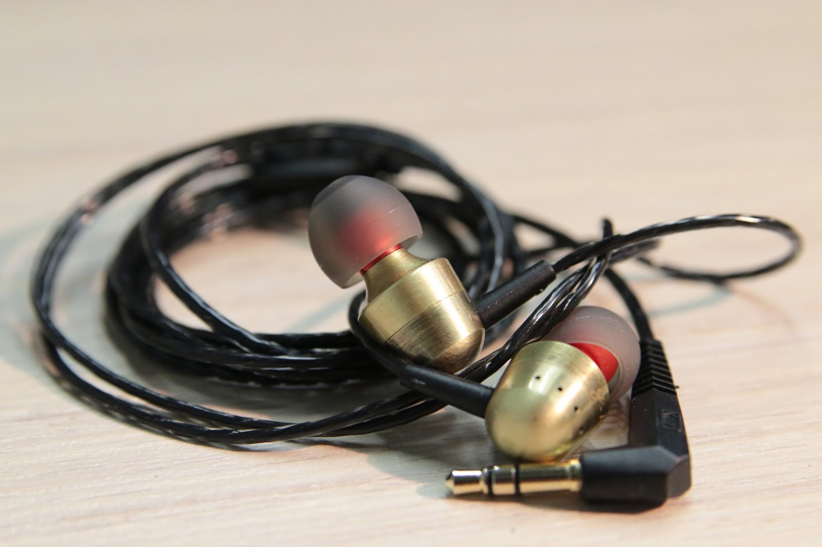 наушники f & d discovery h30. лучшие наушники китай. Hi fi наушники внутриканальные аудиофильские. наушники для кс го с микрофоном. лучшие наушники китай.