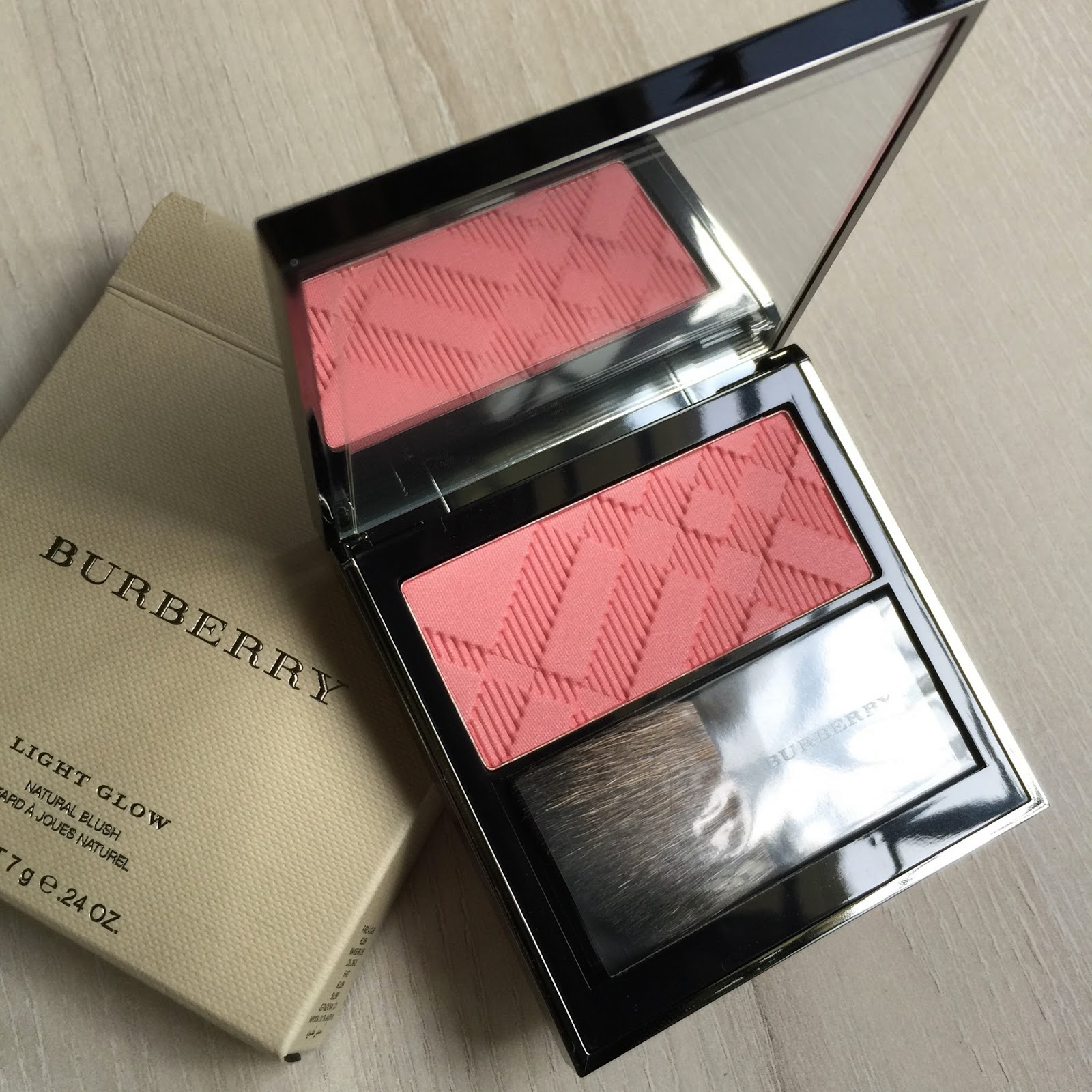 Miaka's Life and Loves: Burberry Light Glow Blush in Blossom