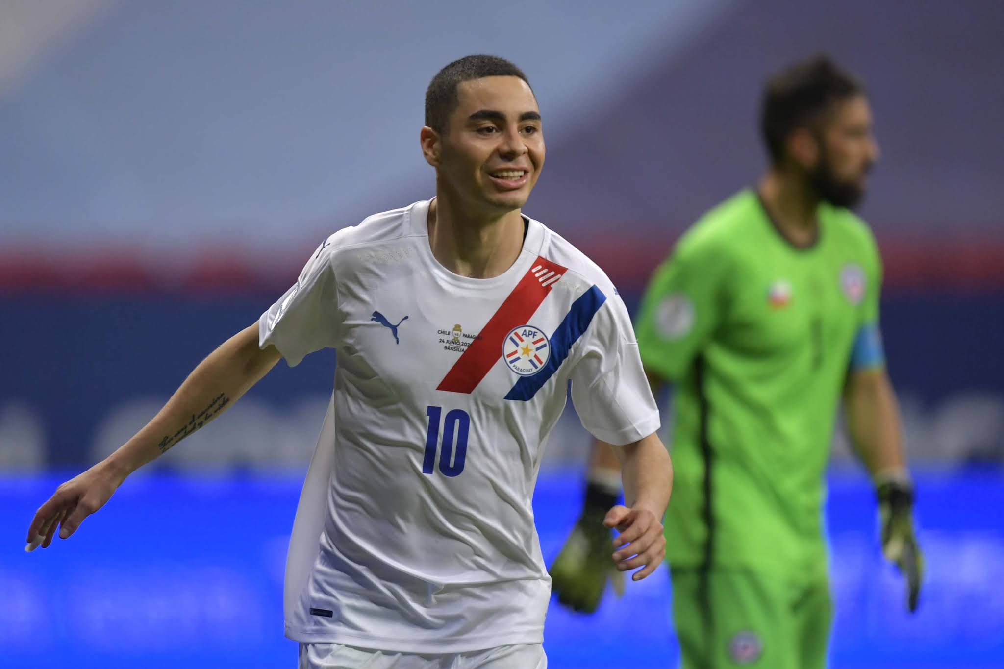 Paraguay se clasificó a cuartos de final tras vencer a Chile por 2 a 0