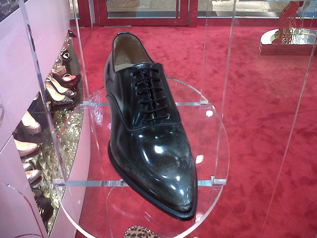 louboutin dubai outlet mall - Bavilon Salon
