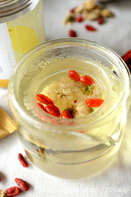 Thé de chrysanthème et baies de goji