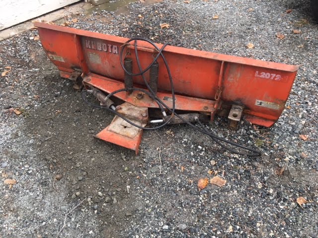 Newsearch Equipment & Salvage: Nice Kubota B7200 HST 4 wheel drive