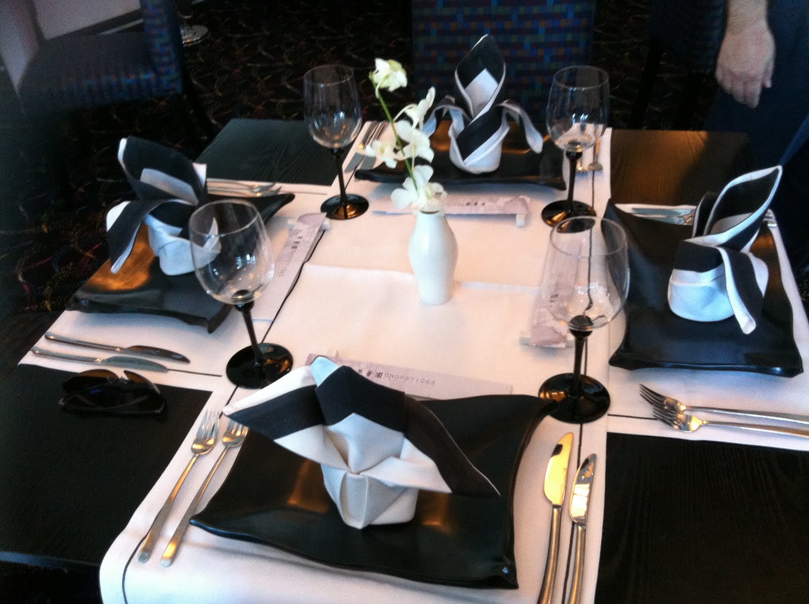 Qatar Culture Club CHOPSTICKS Restaurant in Wyndham Hotel An unusual