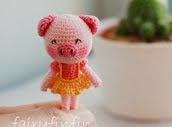 Tiny Pig Doll: - Height of doll 4.5 cm - Made of 100 % cotton crochet thread