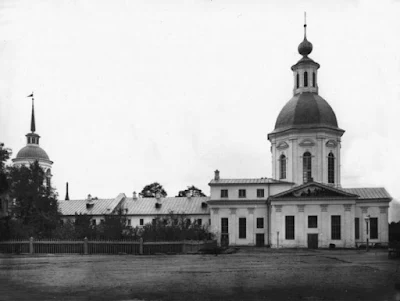 Ο Ιερός Ναός των Οσίων Ζωσιμά και Σαββάτιου από τα Σολόβκι,  η αγία τράπεζα της οποίας κατασκευάστηκε  από τον Όσιο Σεραφείμ του Σαρώφ.