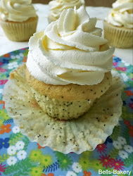 Lemon Poppy seed Cupcakes with Vanilla Buttercream Frosting