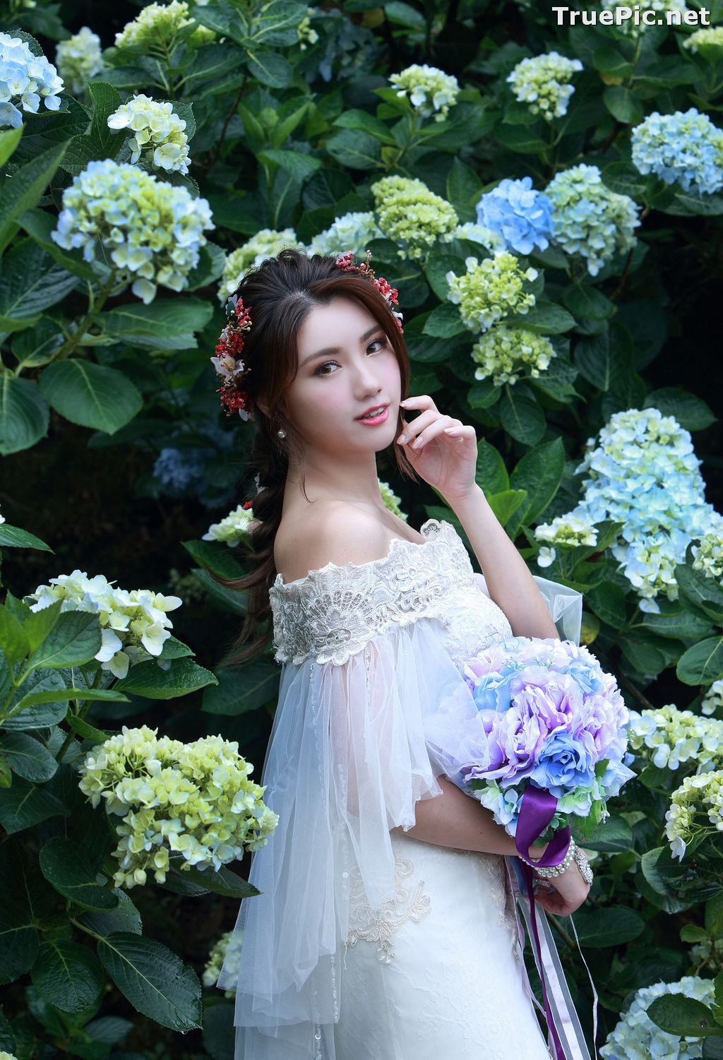 Image Taiwanese Model - 張倫甄 - Beautiful Bride and Hydrangea Flowers - TruePic.net - Picture-18