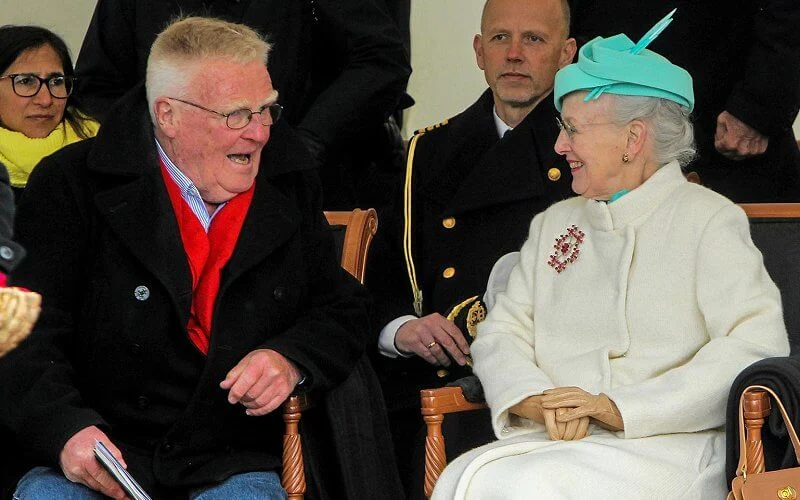 Queen Margrethe wore an ivory wool cashmere long coat. Queen owns a large snowflake diamond brooch