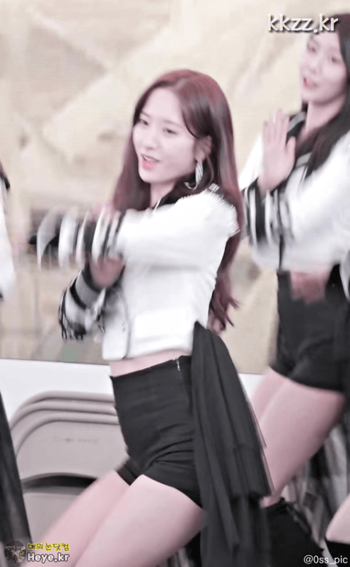 바지가 타이트한 보나