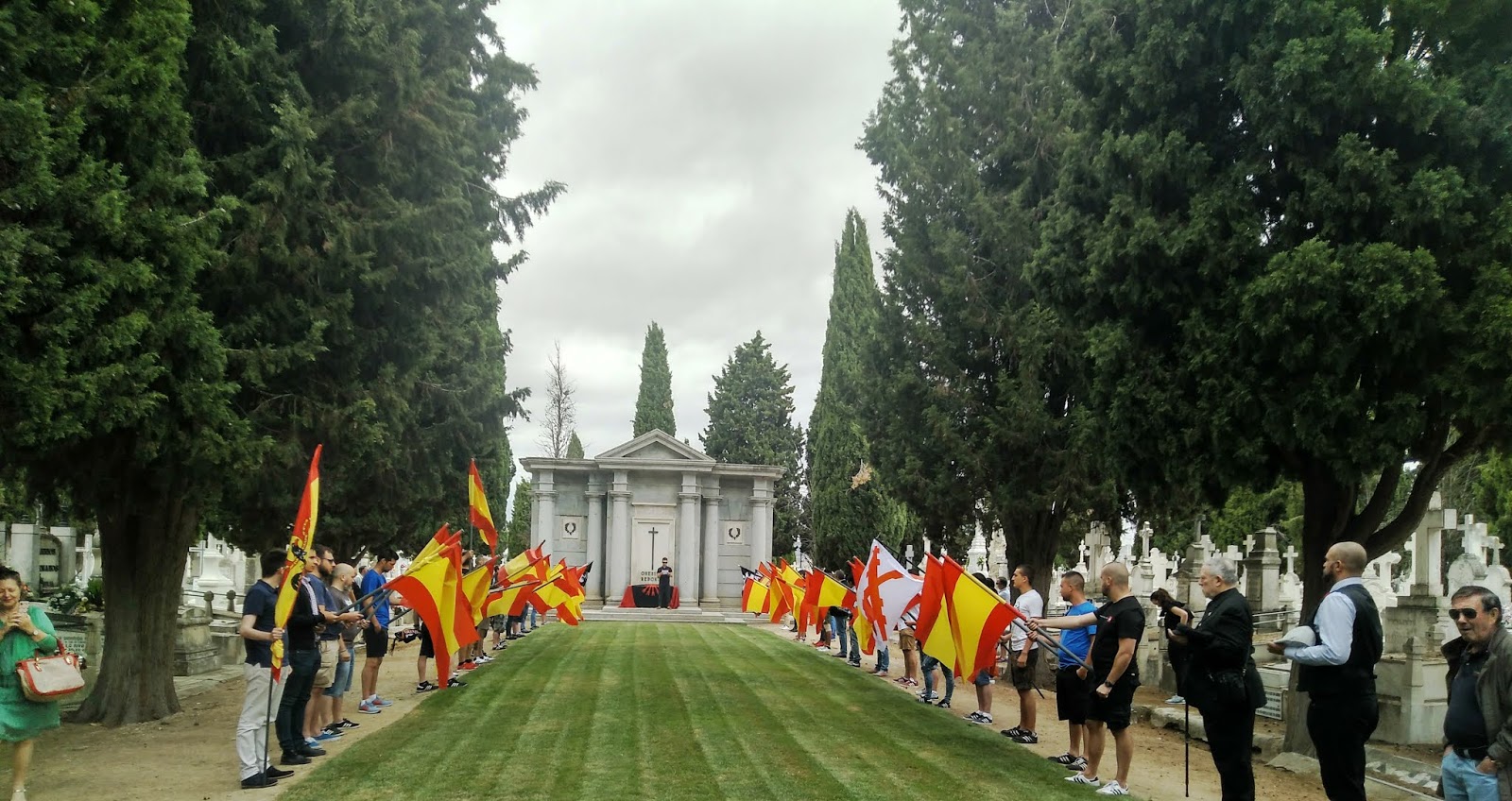Acción Juvenil Española Valladolid Homenaje de la Juventud Patriota a Onésimo Redondo Acción Juvenil Española Valladolid Homenaje de la Juventud Patriota a Onésimo Redondo