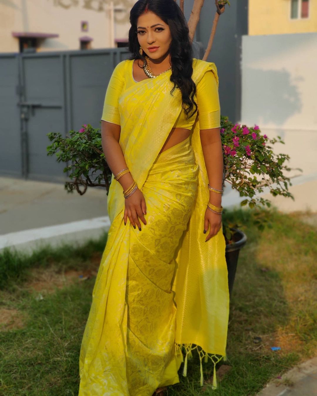 Reshma Pasupuleti Tamil Actress Latest Saree Picture ~ SouthAsian ...