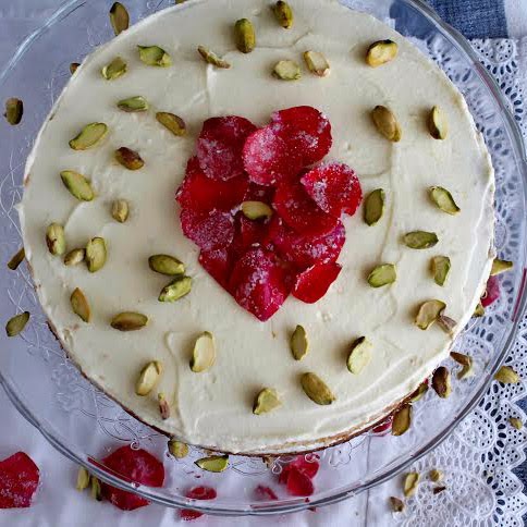 http://cakesamedida.blogspot.com/2014/03/persian-love-cake-o-tarta-persa.html