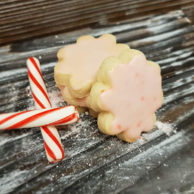 Beautifully Crafted Peppermint Glazed Shortbread from Casting Whimsy.