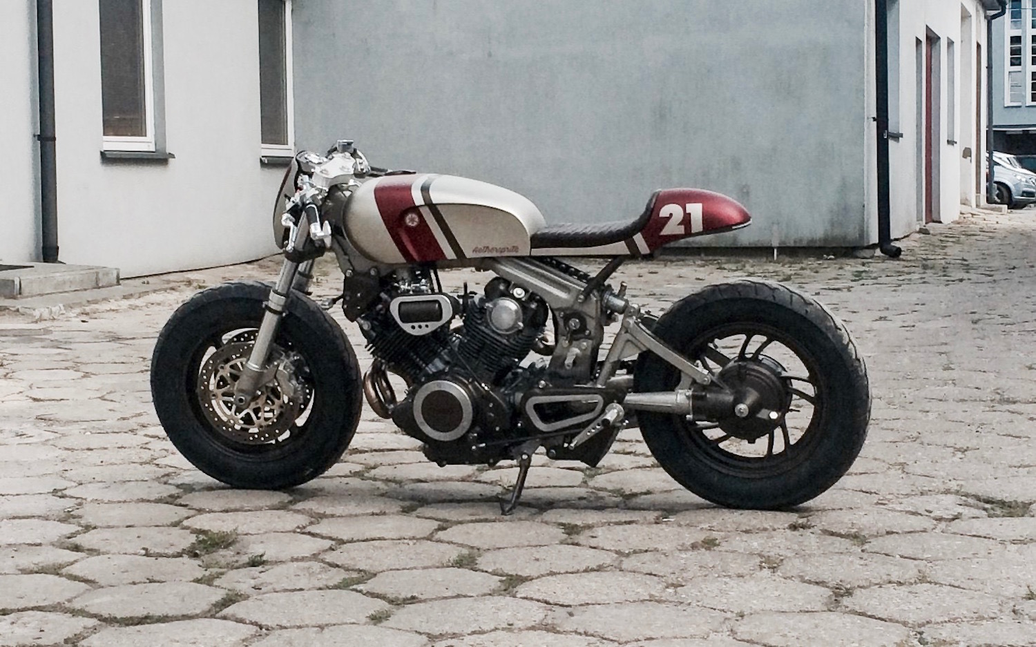 Yamaha XV 750 Custom