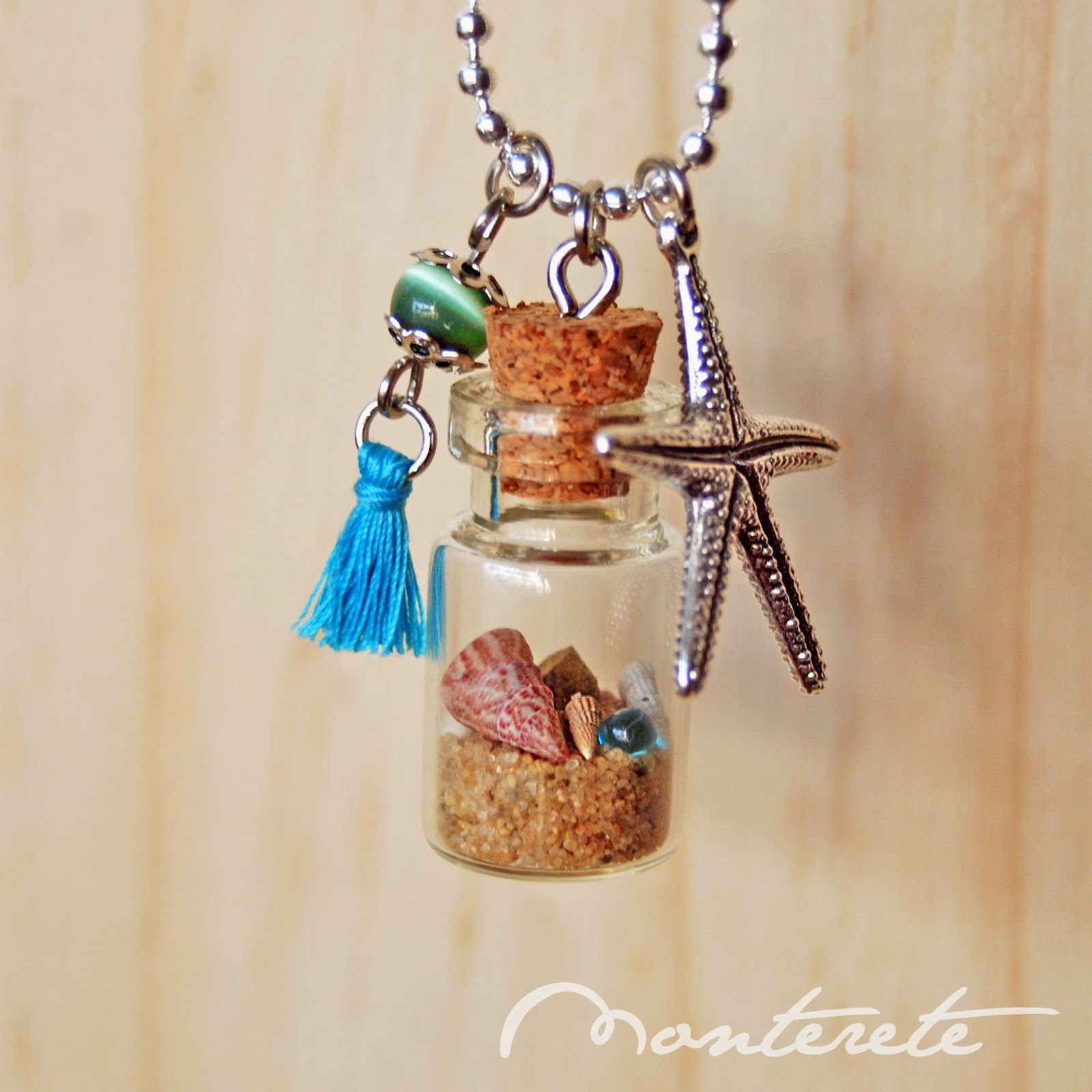 Monterete: Colgantes mini botecitos de cristal.