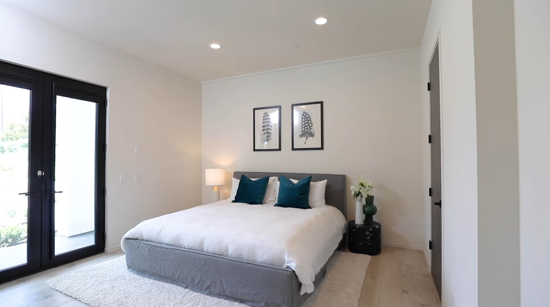 43 Interior Design Photos vs. 5944 Filaree Heights Rd, Malibu Luxury Home Tour