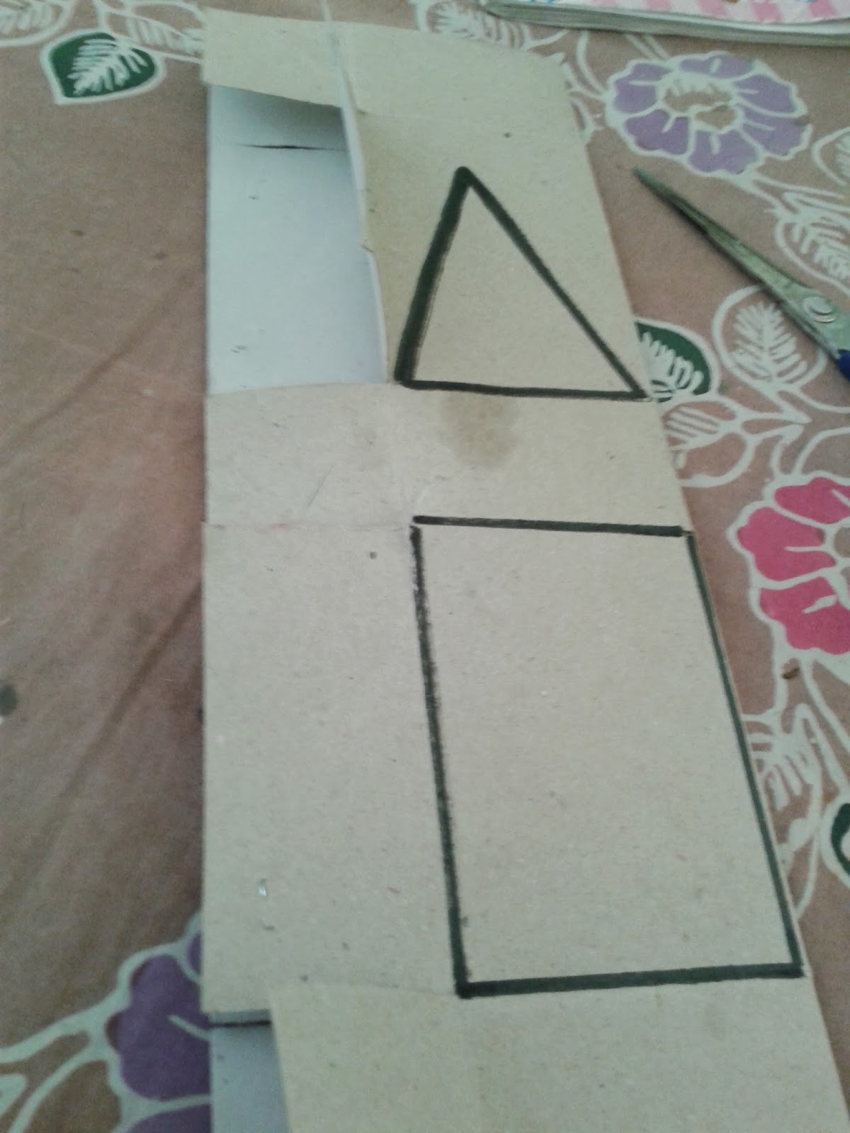 pola bangun segitiga dan persegi