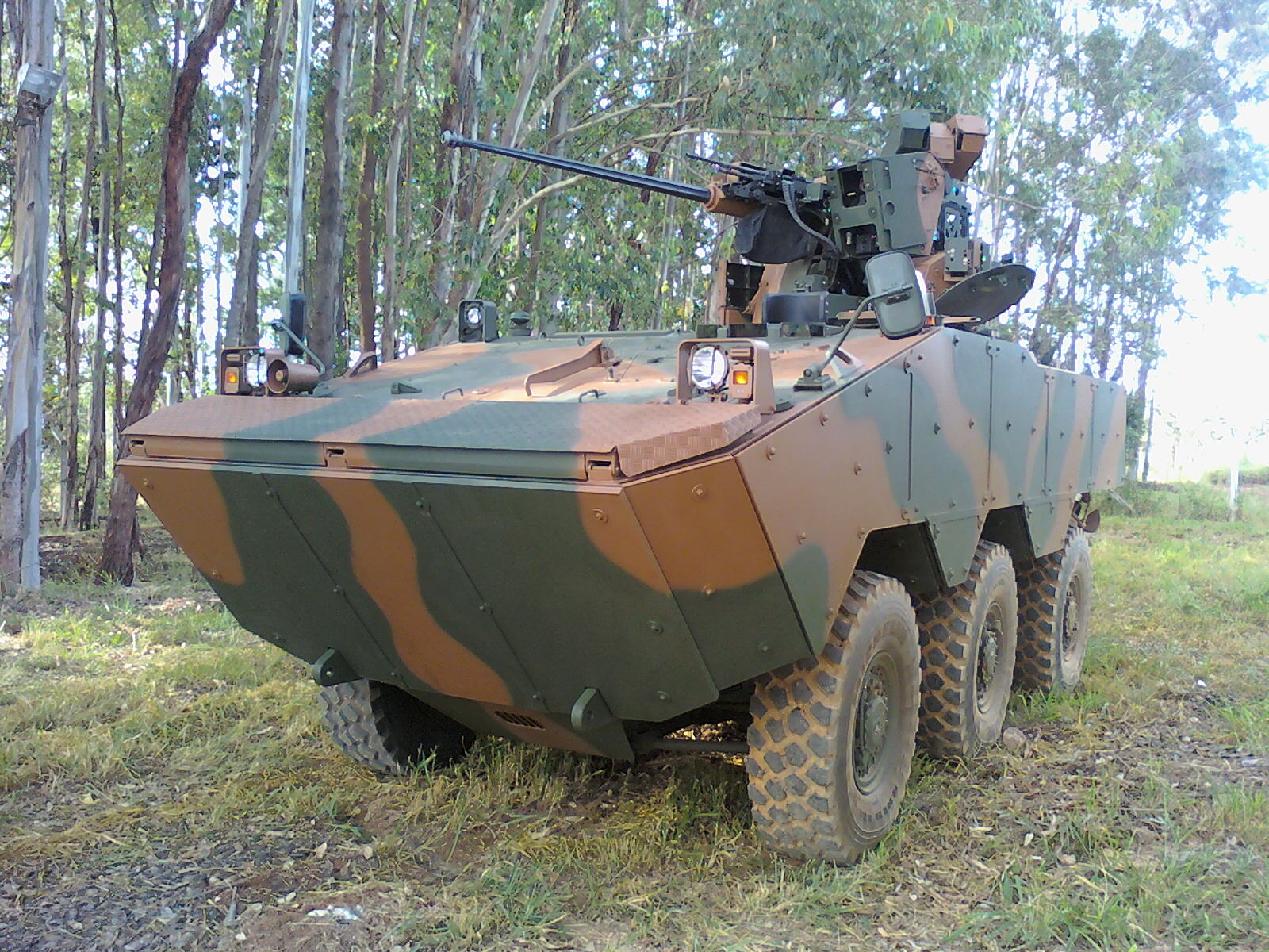 Armamento e Defesa Exército Brasileiro testa novo blindado na missão
