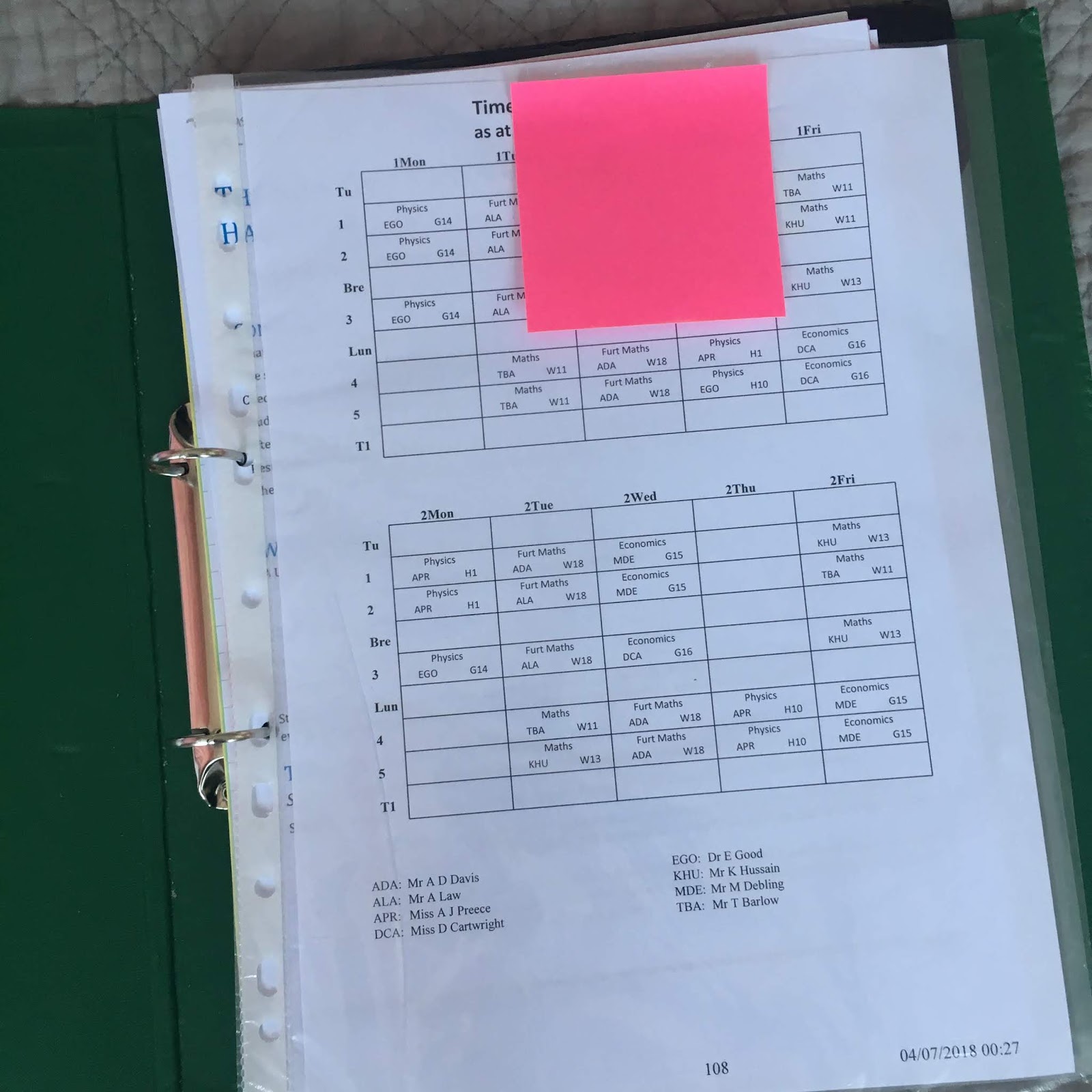 Academia 19: A Level Folder Organisation