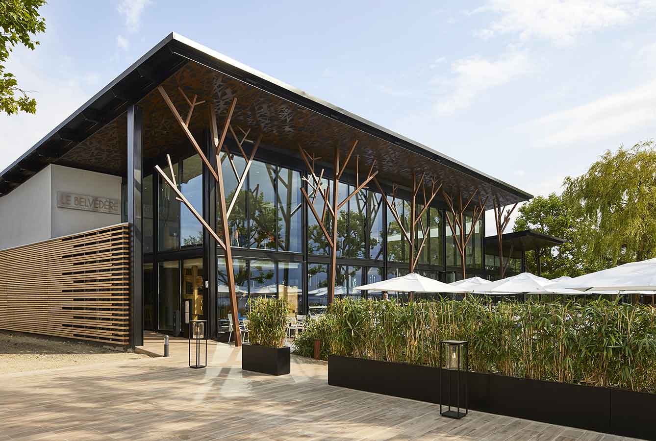 Le Pot De Fleur Carre En Plastique Bas 31l Jardin Et Saisons