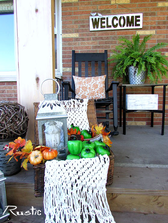 Thanksgiving Vignette - a Cozy Front Porch How to decorate a cozy porch