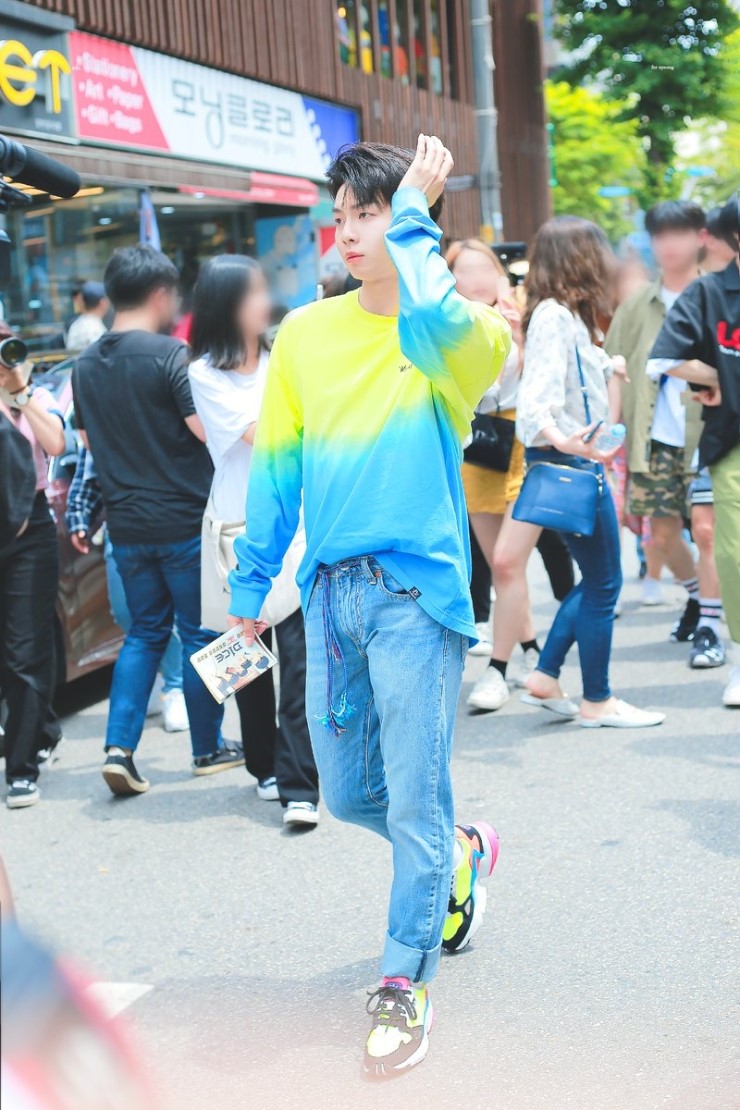 우진영 박우담 그룹 개인별 컨셉포토 모음 + 주말 홍대 사진 | 인스티즈