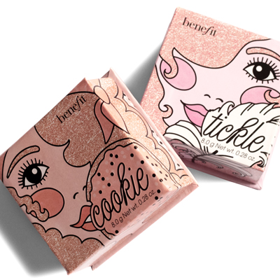 Poudres illuminatrices Cookie et Tickle de Benefit