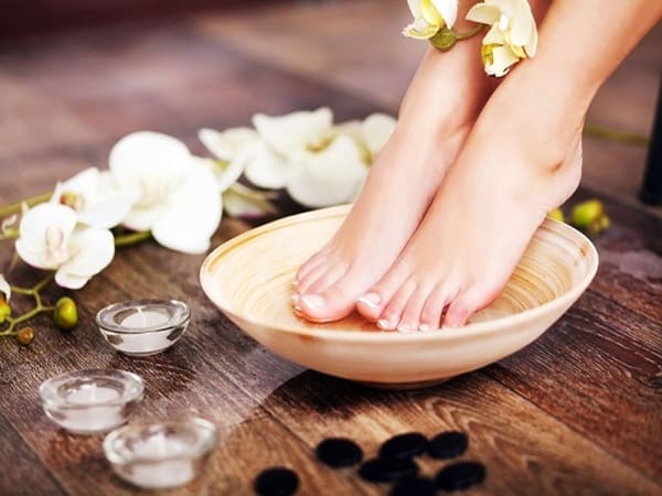 home remedies to heal cracked heels