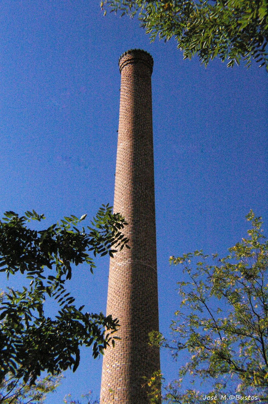 Miradas de Madrid: CHIMENEAS INDUSTRIALES DE LADRILLO EN LA VILLA DE