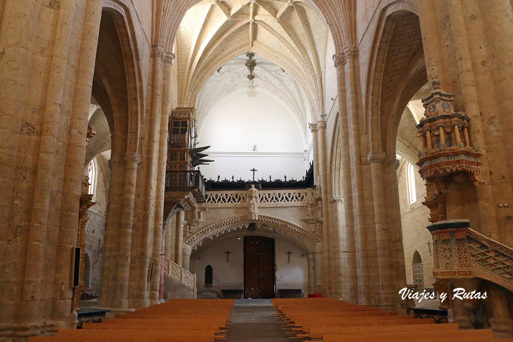 Interior de San Hipólito el Real de Támara de Campos