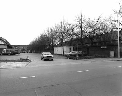 Heycopstraat, links het vorm. veilingterrein, rechts de huizen van de Bijleveldstraat