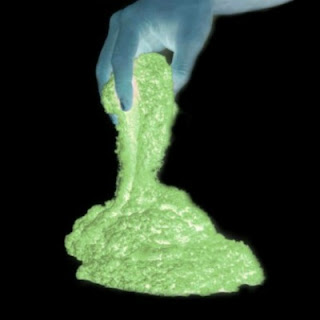 FUN KID PROJECT: Make Kinetic Sand that glows-in-the-dark!  (My kids loved this!)