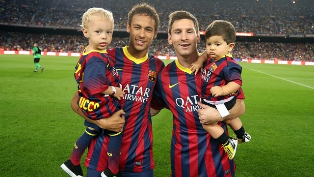 VIP Gossip: Messi and Neymar pose with their sons