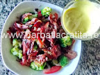 Salata de broccoli cu bacon preparare dressing reteta