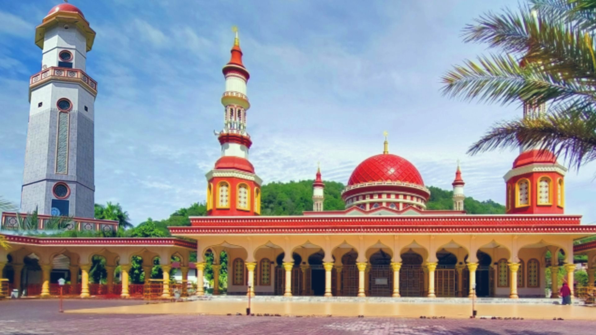 Potret Kemegahan dan Keindahan Masjid Agung Istiqamah Tapaktuan