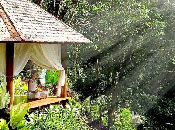 Patio design ideas &#8211; a green patio for sports