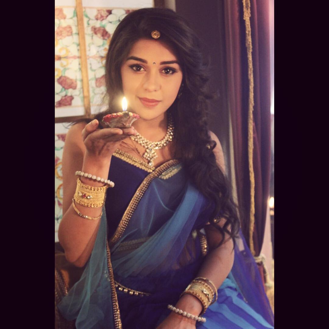 Eisha Singh hd Images|Pictures|Wallpapers - Actress World