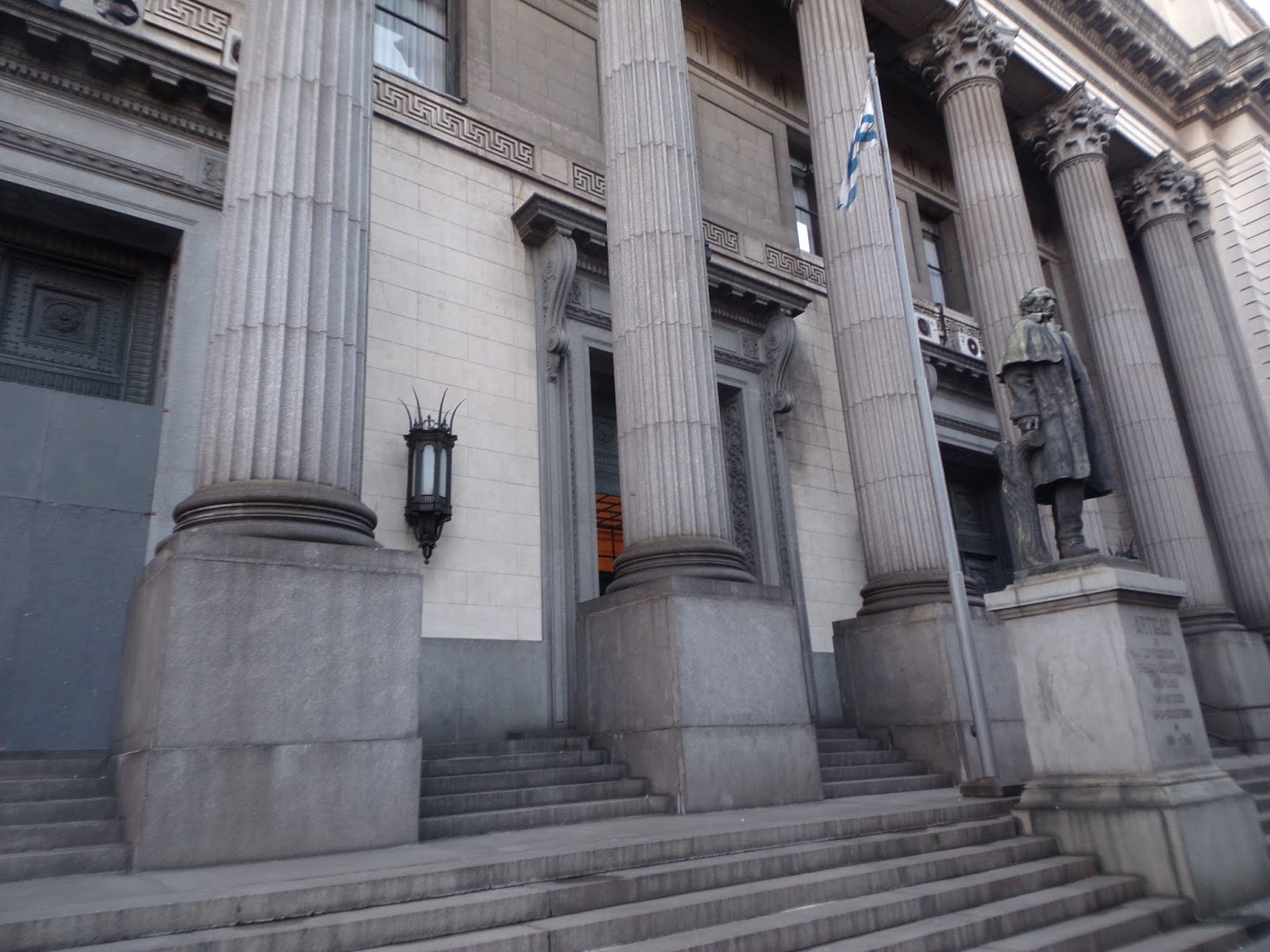 historias con pueblos BANCO DE LA REPÚBLICA ORIENTAL DEL URUGUAY MONTEVIDEO