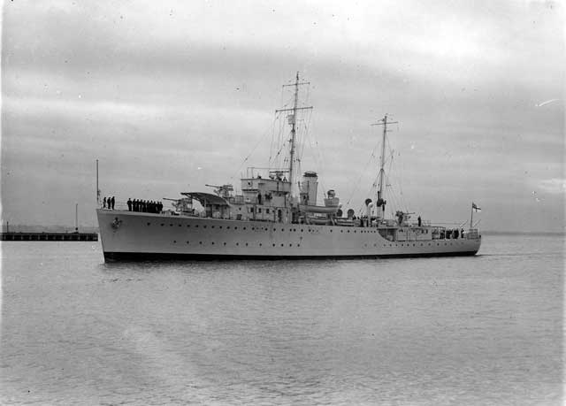 HMAS Yarra, sunk on 4 March 1942 worldwartwo.filminspector.com