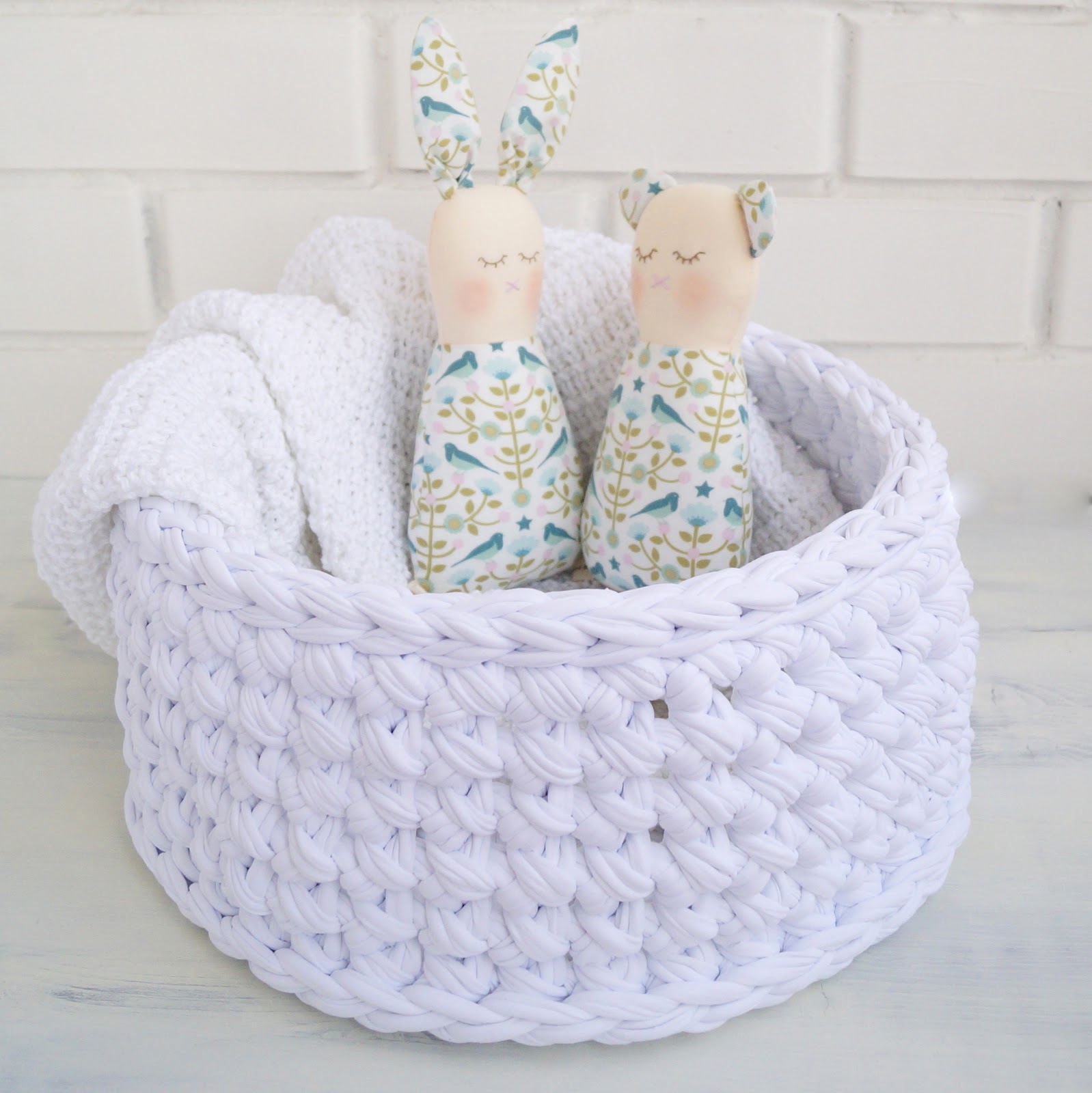 вязаные корзинки. вязаная корзина для новорожденного. Moises capazo люлька корзинка. корзинки из трикотажной пряжи. люлька из трикотажной пряжи.