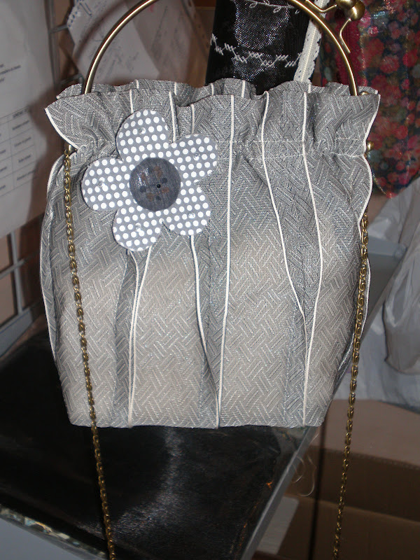 MERCERIA JULANT BOQUILLAS Y ASAS PARA BOLSOS METALICAS