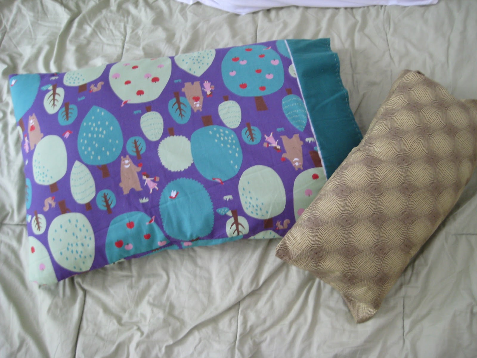 SchizoArt Domino Knitting Hyde Park Pillow